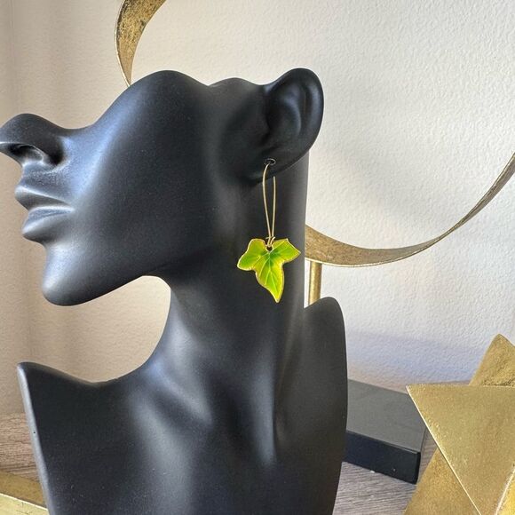 Green Leaf Earrings A1272 - Picture 3 of 3